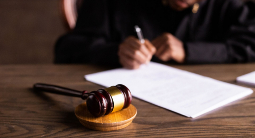 Hakimi a processo per stupro: caso PSG in Francia